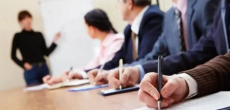 Como encontrar bolsas de estudo para cursos profissionalizantes e melhorar o currículo